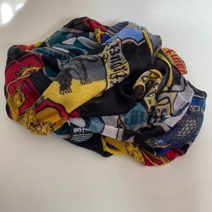 Hogwarts House Crest Infinity Scarf